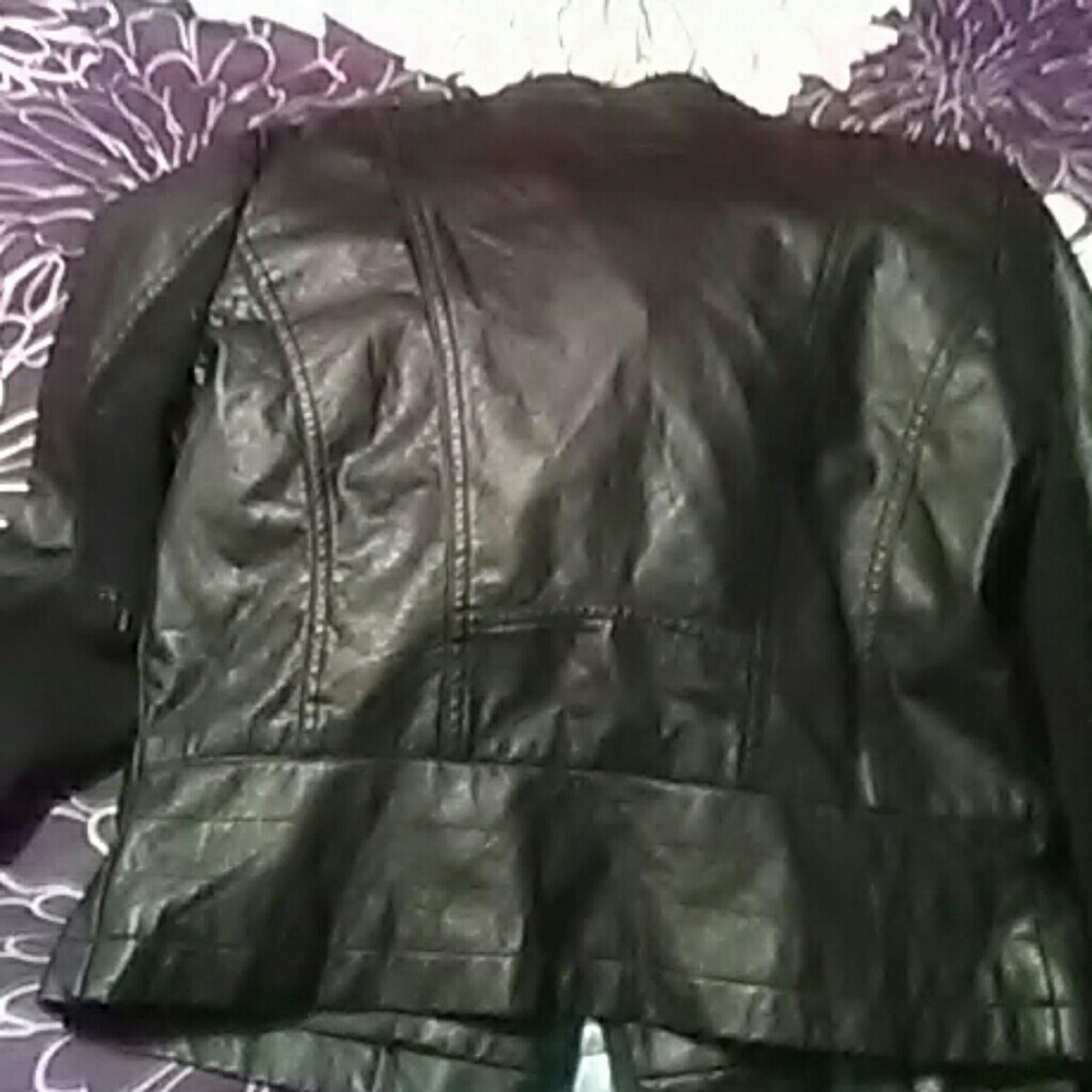 Leather jacket - Picture 2 of 3